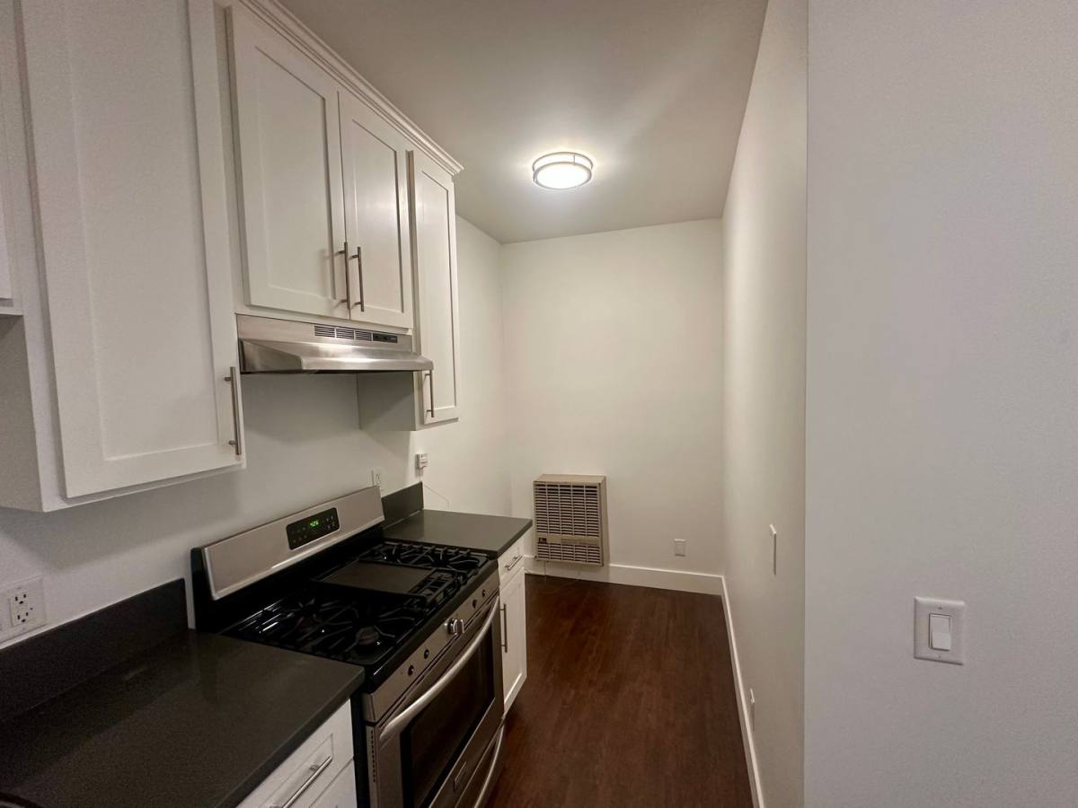 Apartment for rent at 5957 Barton Ave, Los Angeles, CA 90038