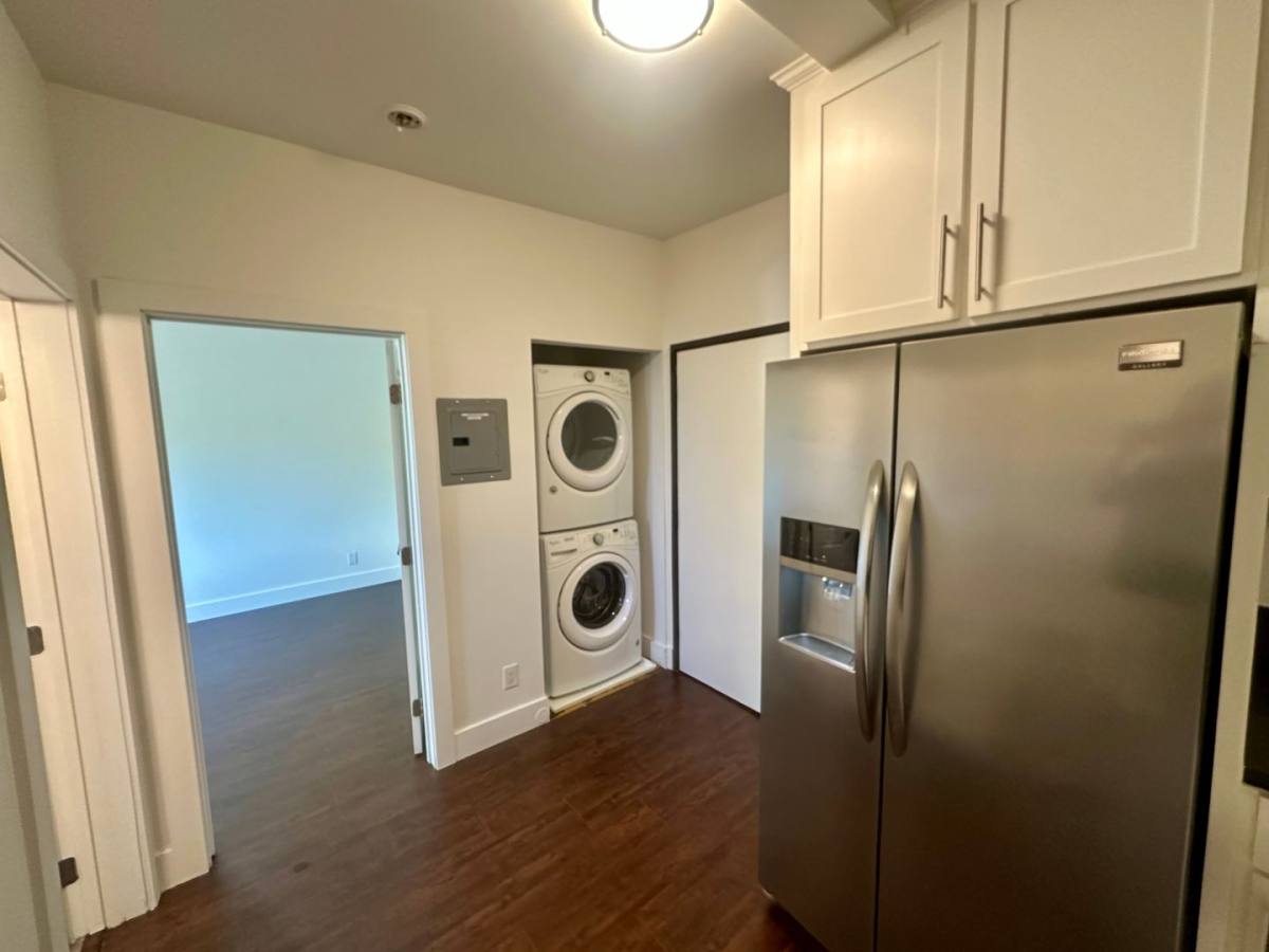 Apartment for rent at 5957 Barton Ave, Los Angeles, CA 90038
