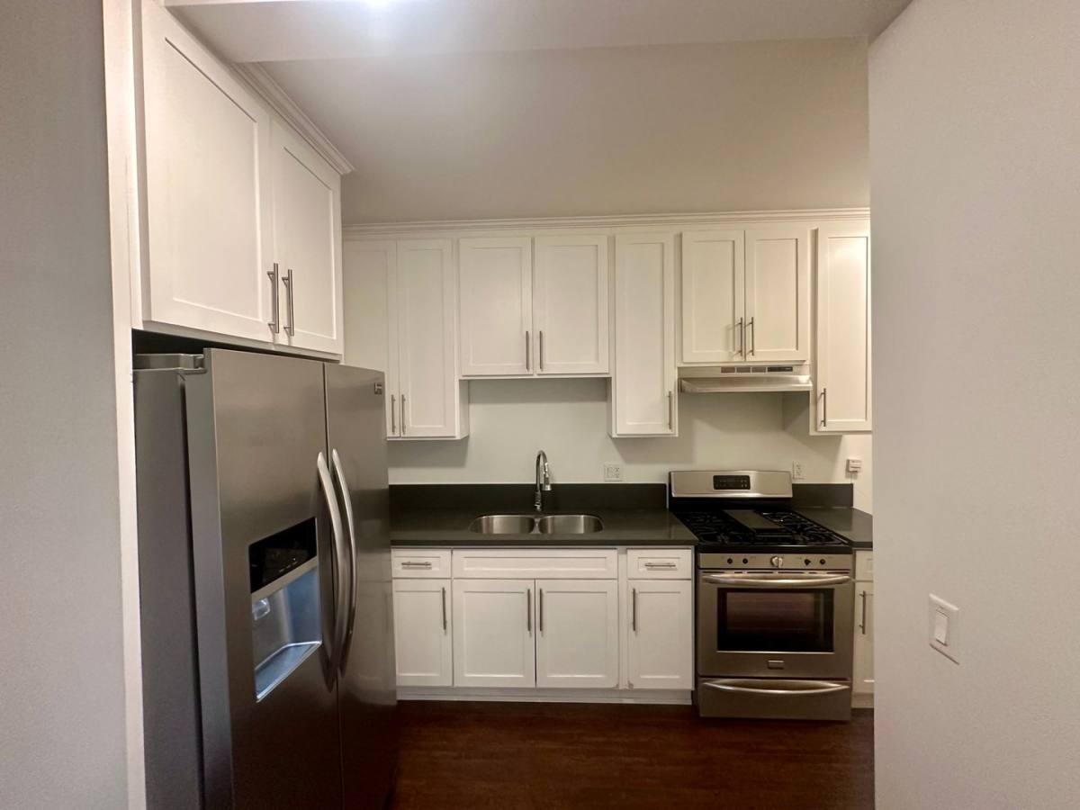 Apartment for rent at 5957 Barton Ave, Los Angeles, CA 90038