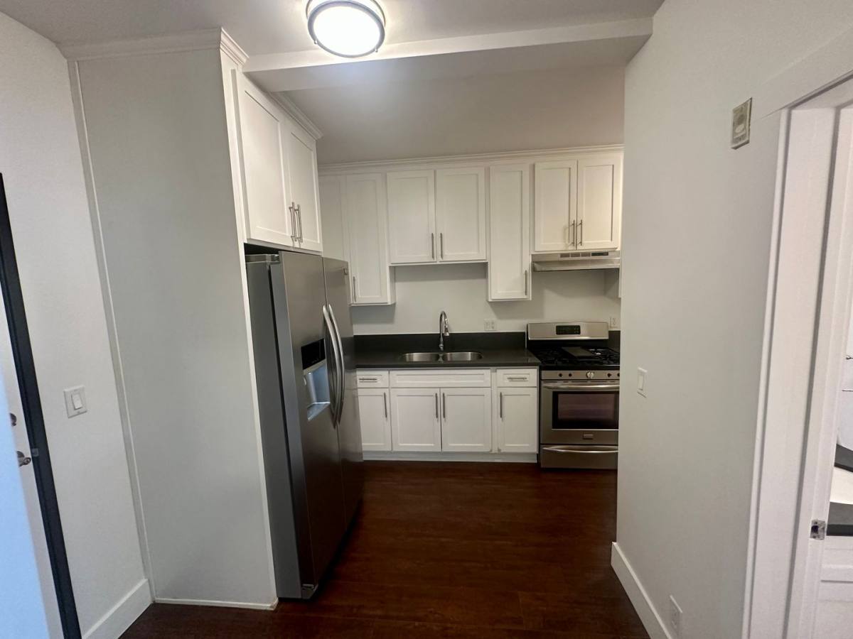 Apartment for rent at 5957 Barton Ave, Los Angeles, CA 90038