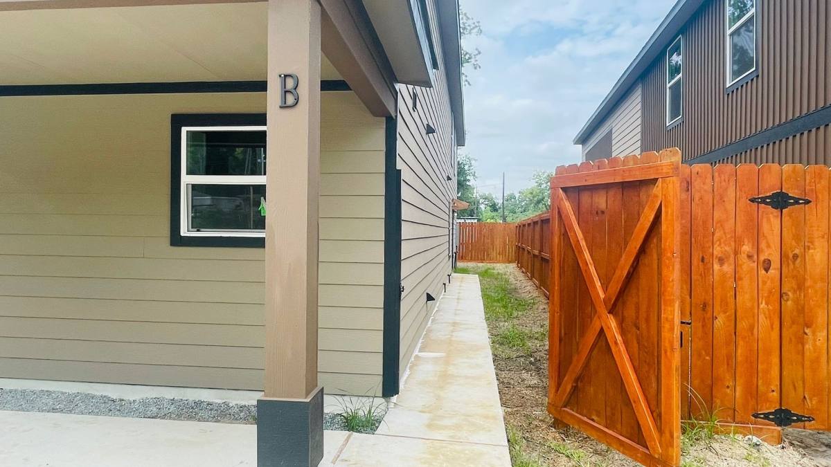 House for rent at 7611 Shotwell St, Houston, TX 77016