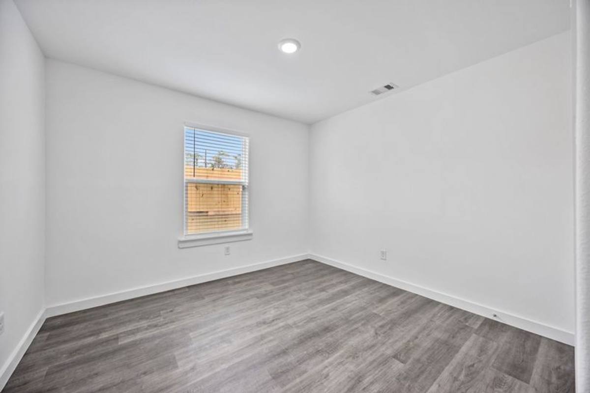 House for rent at 7611 Shotwell St, Houston, TX 77016