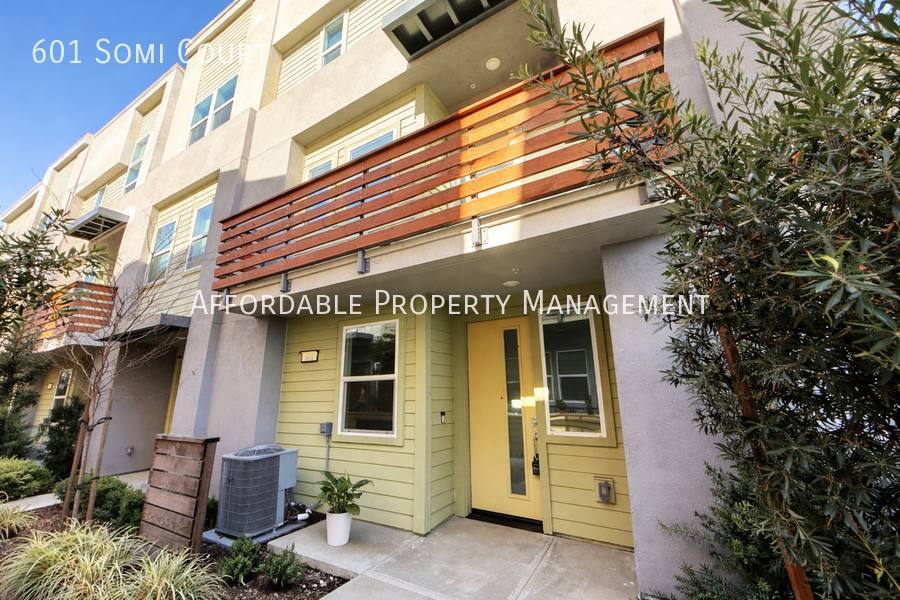 Townhouse for rent at 601 Somi Court, Hayward, CA 94544