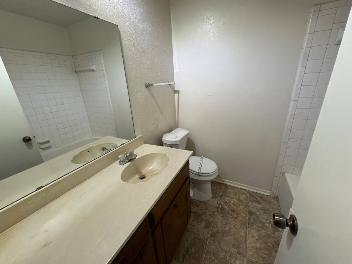 House for rent at 5604 Macgregor Dr, Fort Worth, TX 76148
