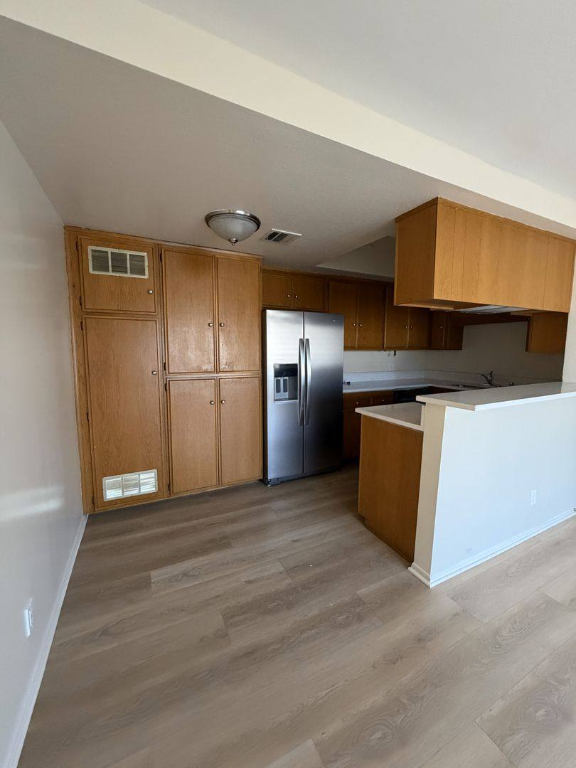 Apartment for rent at 11308 Huston St, North Hollywood, CA 91601