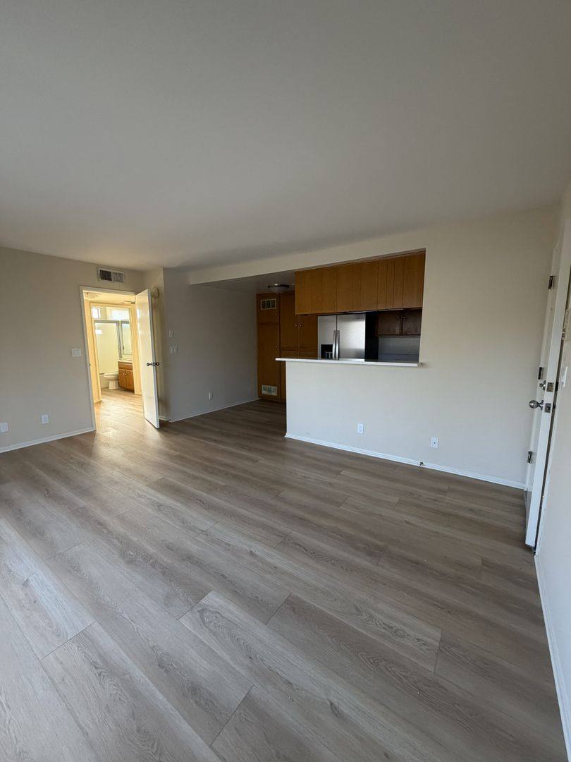 Apartment for rent at 11308 Huston St, North Hollywood, CA 91601