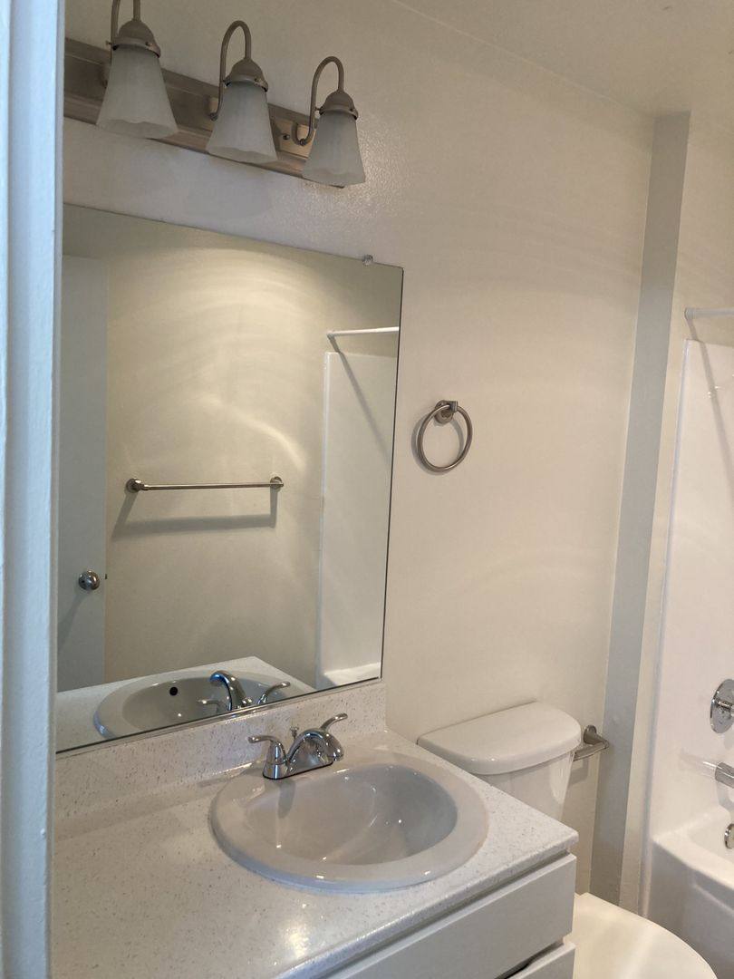 Apartment for rent at 266 N El Camino Real, Oceanside, CA 92058
