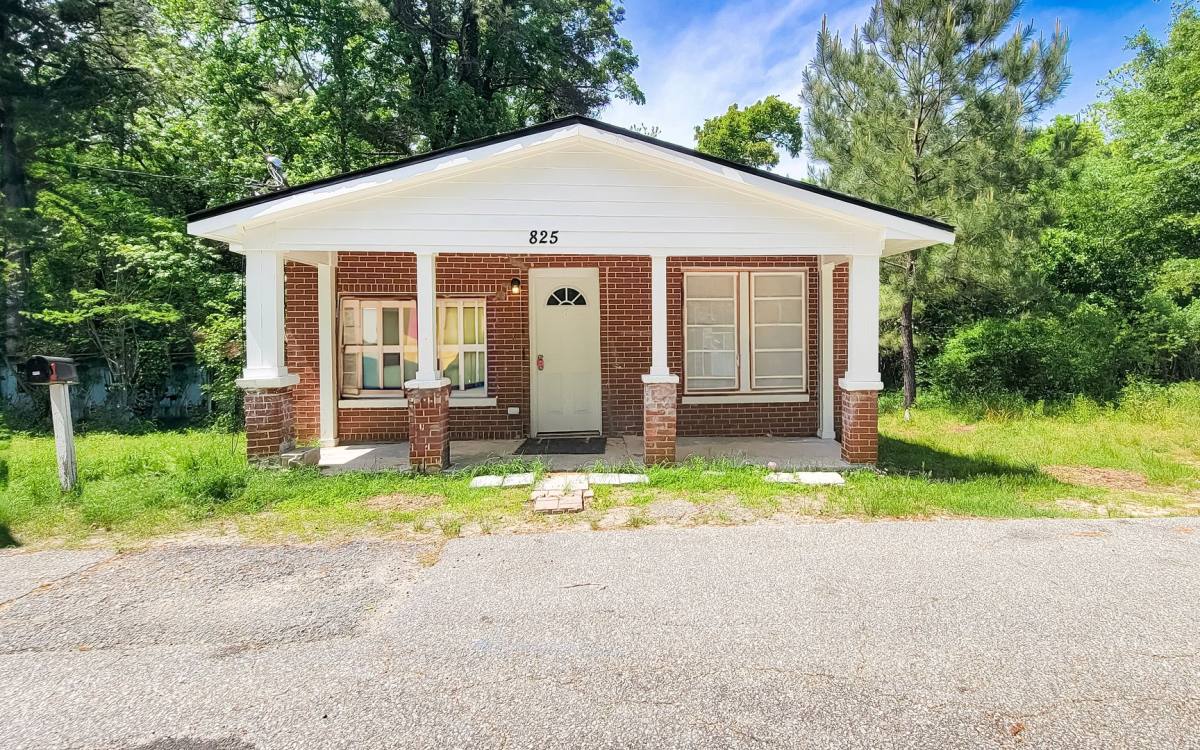 House for rent at 825 13th Court, Phenix City, AL 36867