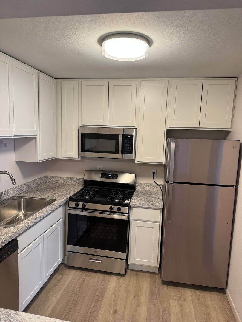 Apartment for rent at 1670 Shawano Ave, Green Bay, WI 54303
