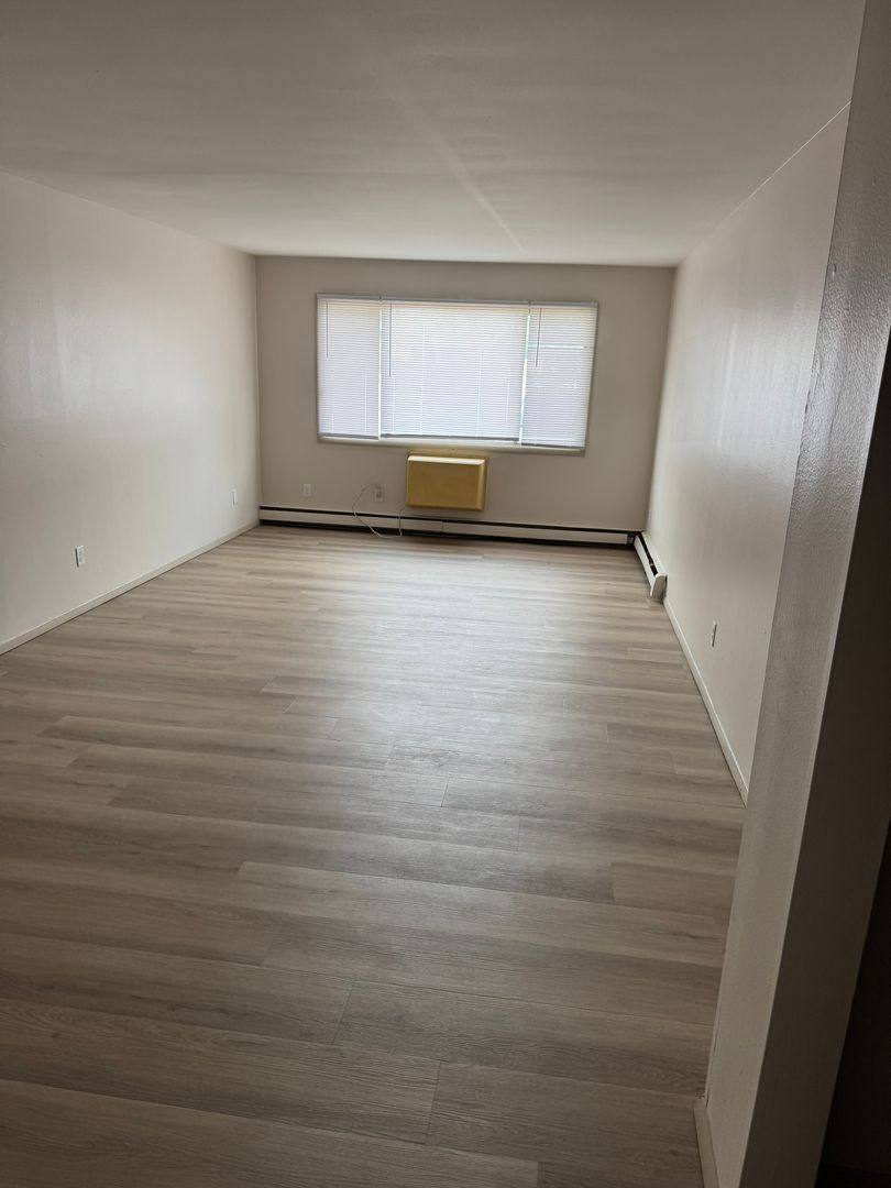 Apartment for rent at 1670 Shawano Ave, Green Bay, WI 54303