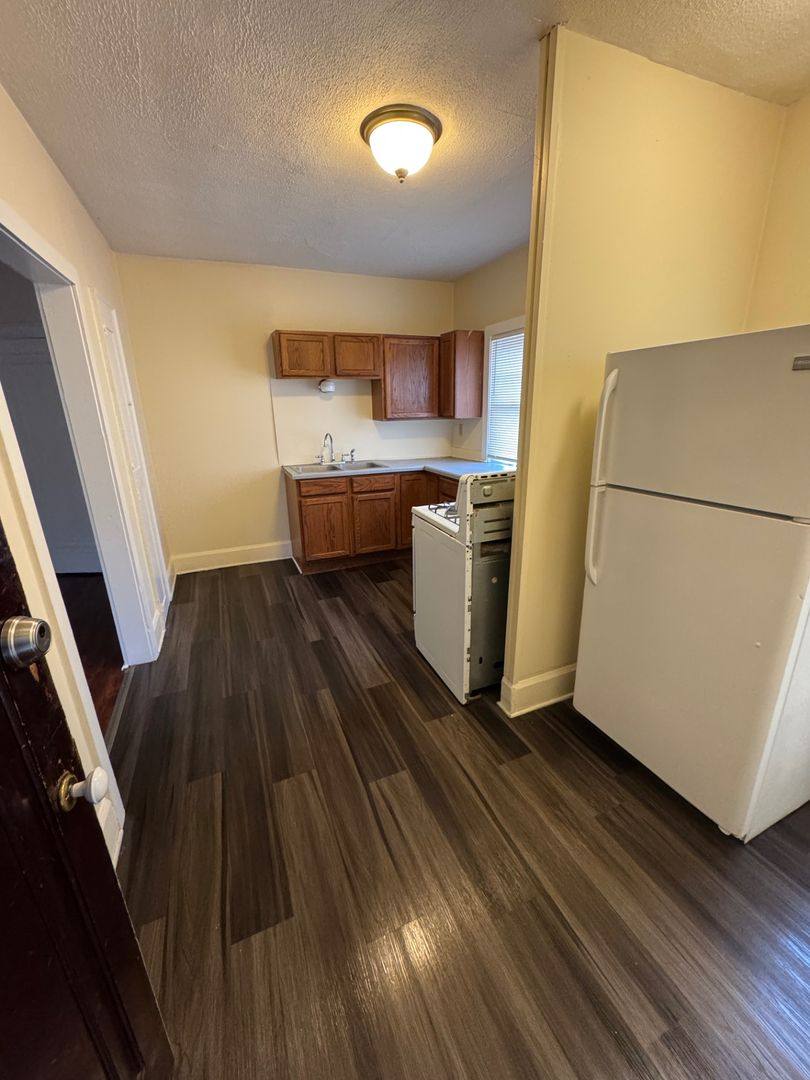 Apartment for rent at 1132 Crosby St, Rockford, IL 61107