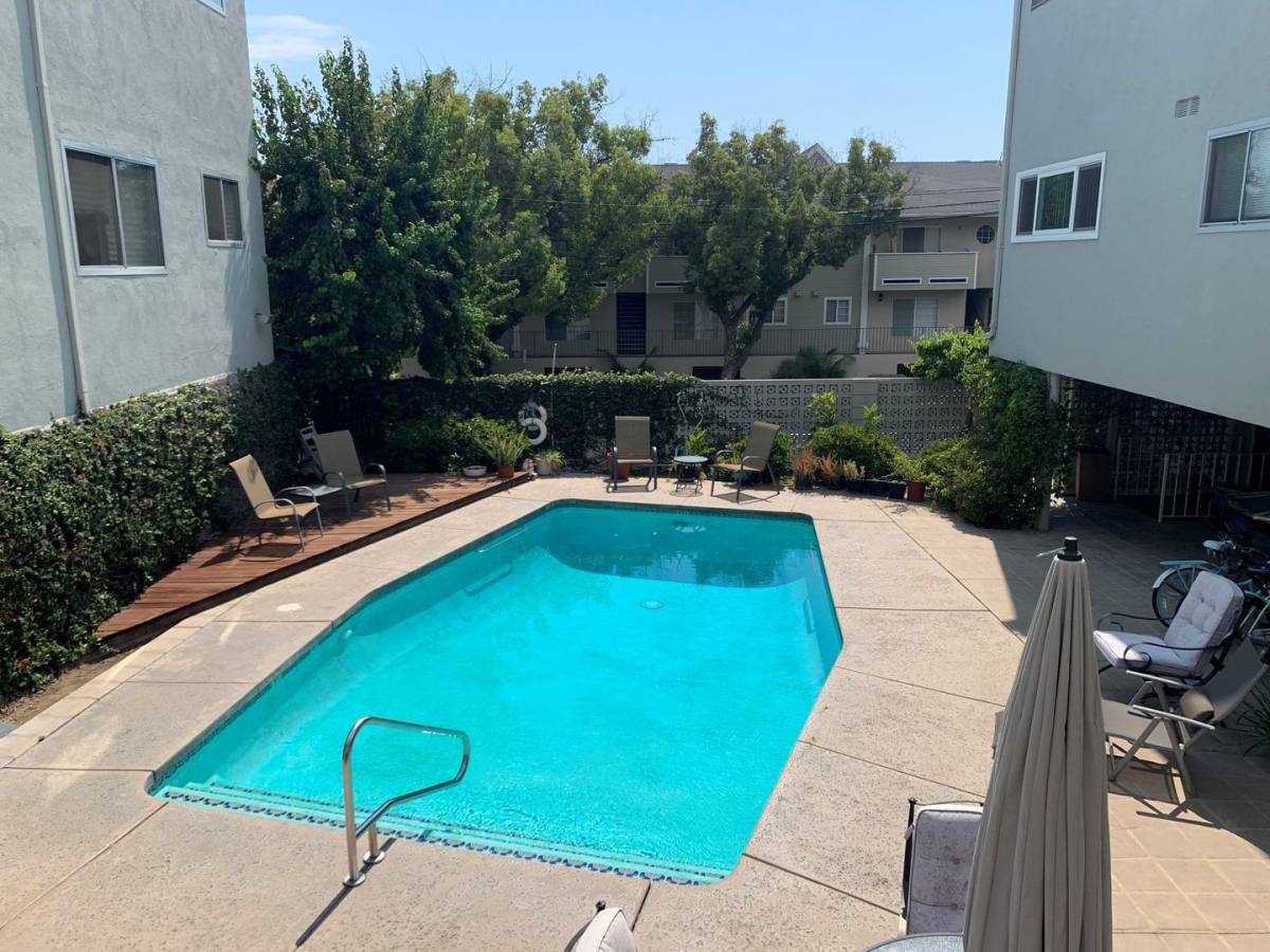Apartment for rent at 604 E Verdugo Ave, Burbank, CA 91501