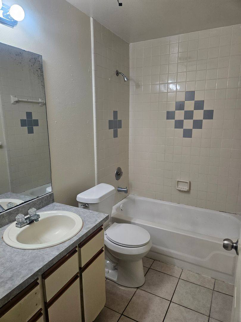 House for rent at 712 26th Ave E, Bradenton, FL 34203