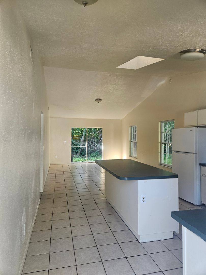House for rent at 712 26th Ave E, Bradenton, FL 34203