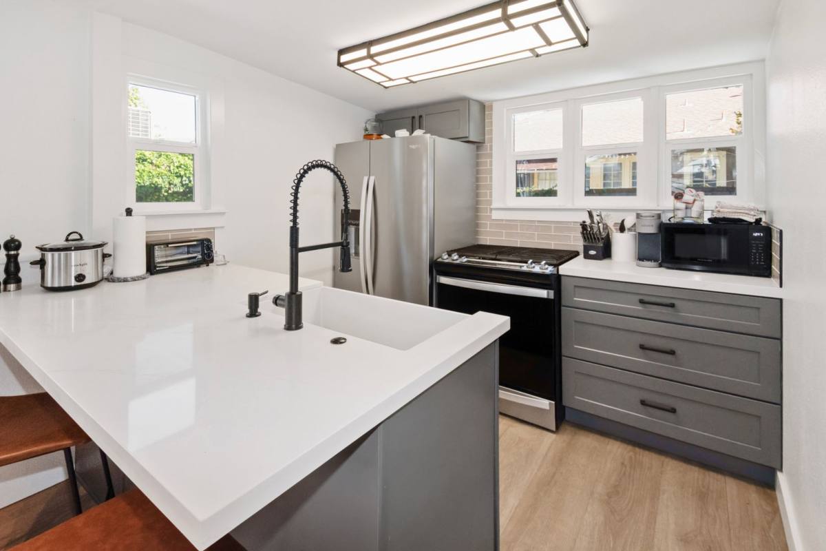 Apartment for rent at 935 Olive Ave, Coronado, CA 92118