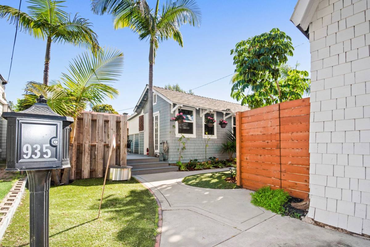 Apartment for rent at 935 Olive Ave, Coronado, CA 92118