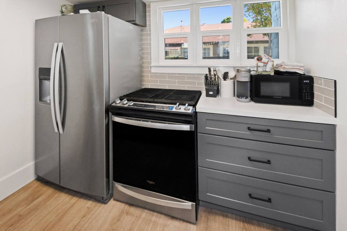 Apartment for rent at 935 Olive Ave, Coronado, CA 92118