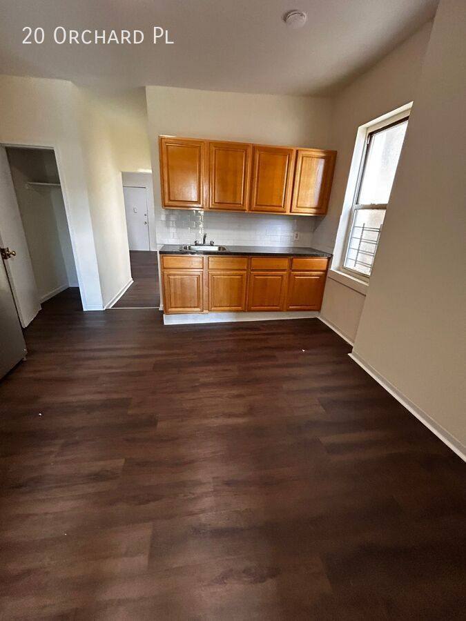 Apartment for rent at 20 Orchard Place, Yonkers, NY 10703