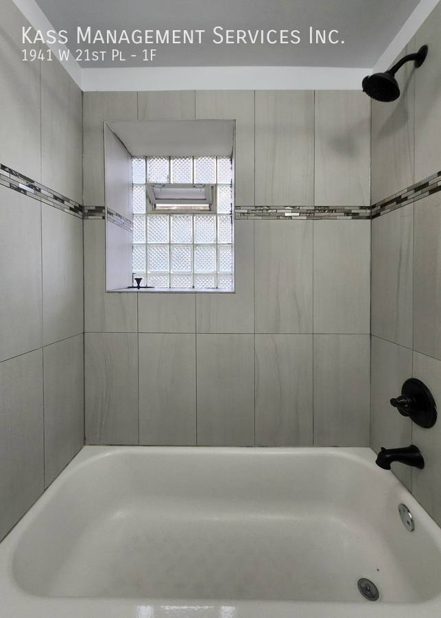 Apartment for rent at 1941 W 21st Place #1F, Chicago, IL 60608