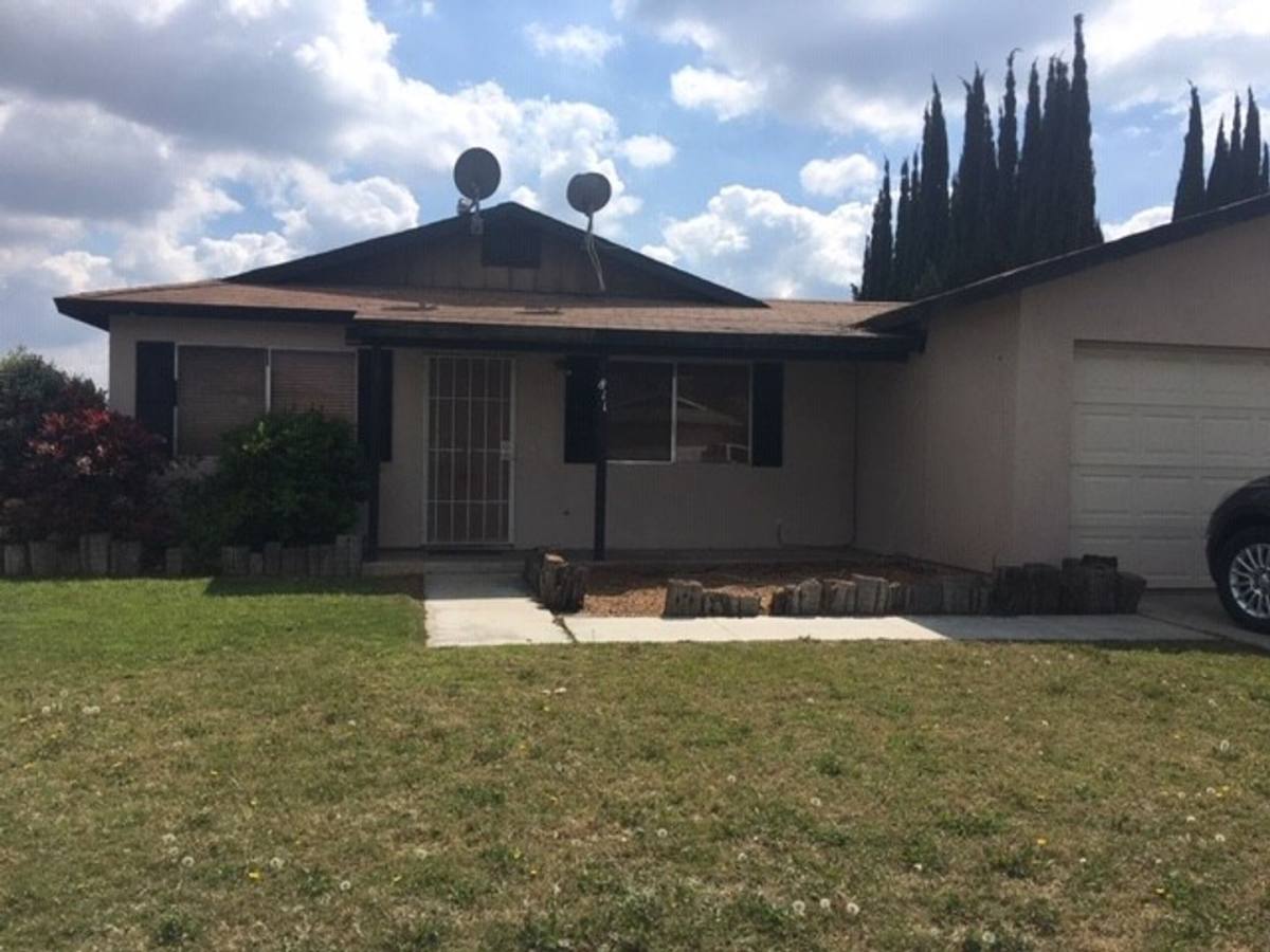 House for rent at 811 Gerry Lane, Porterville, CA 93257