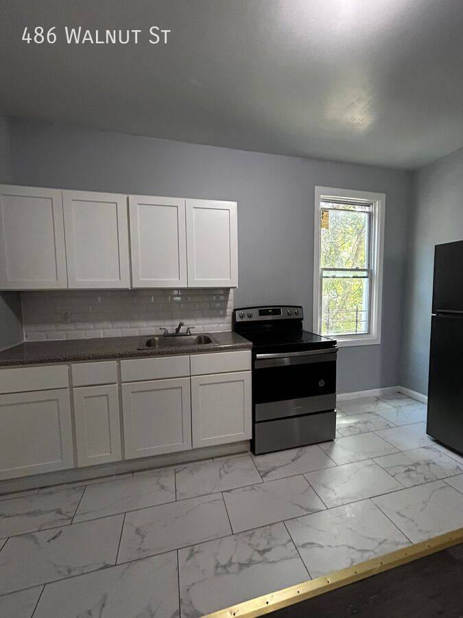 Apartment for rent at 486 Walnut St, Yonkers, NY 10701