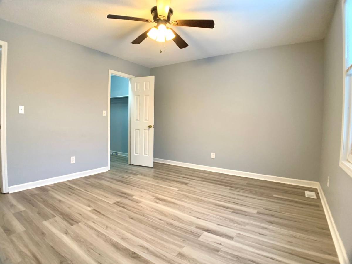Apartment for rent at 211 Lexington Dr, Clarksville, TN 37042
