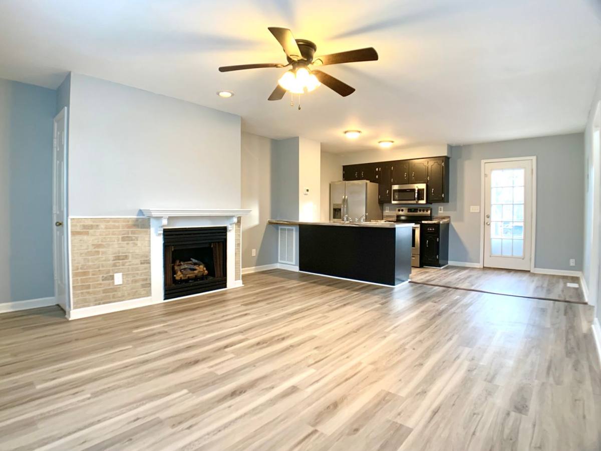 Apartment for rent at 211 Lexington Dr, Clarksville, TN 37042
