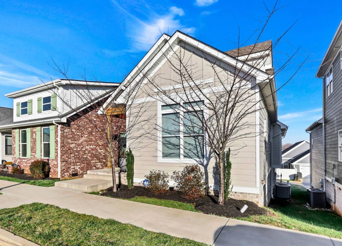 House for rent at 1372 Hicks Edgen Rd, Pleasant View, TN 37146