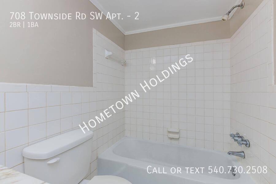 Apartment for rent at 708 Townside Rd SW #2, Roanoke, VA 24014