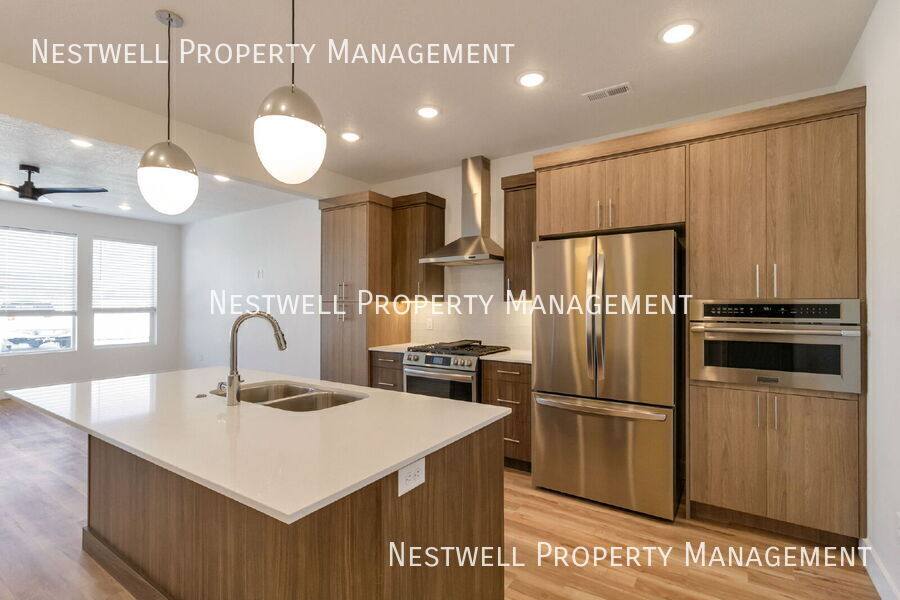 Townhouse for rent at 4349 W 5430 S #D, Roy, UT 84067