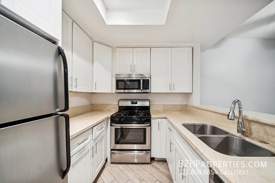 Apartment for rent at 5715 W Olympic Blvd #103, Los Angeles, CA 90036
