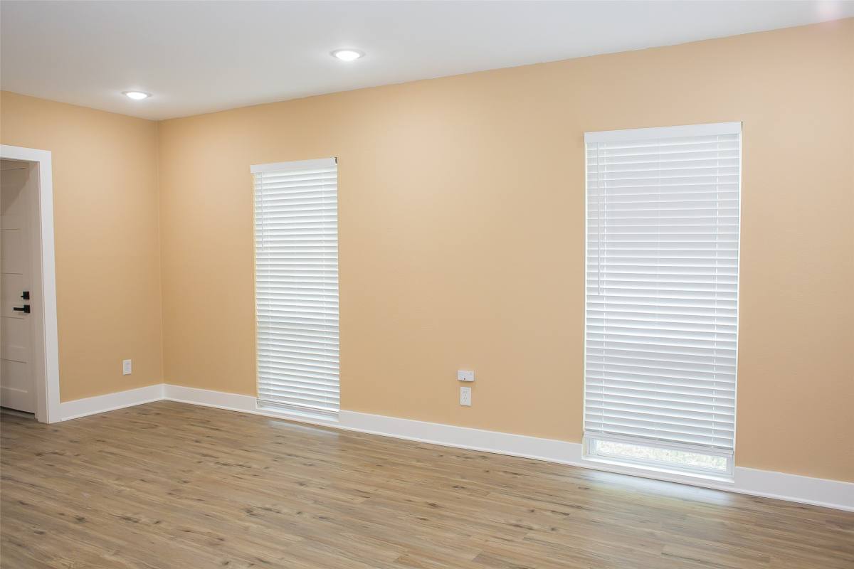 Apartment for rent at 2301 Albans Rd, Houston, TX 77005