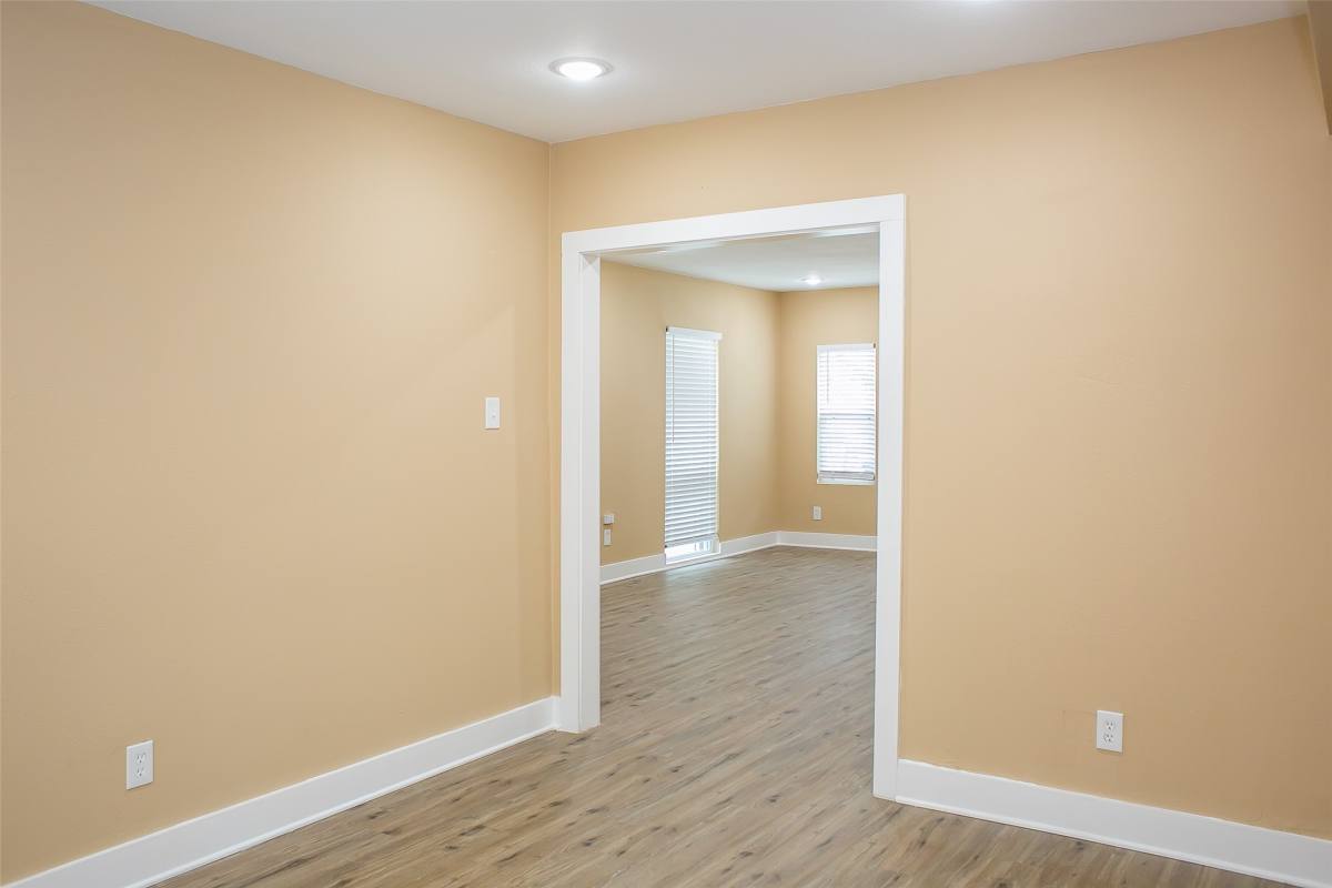 Apartment for rent at 2301 Albans Rd, Houston, TX 77005