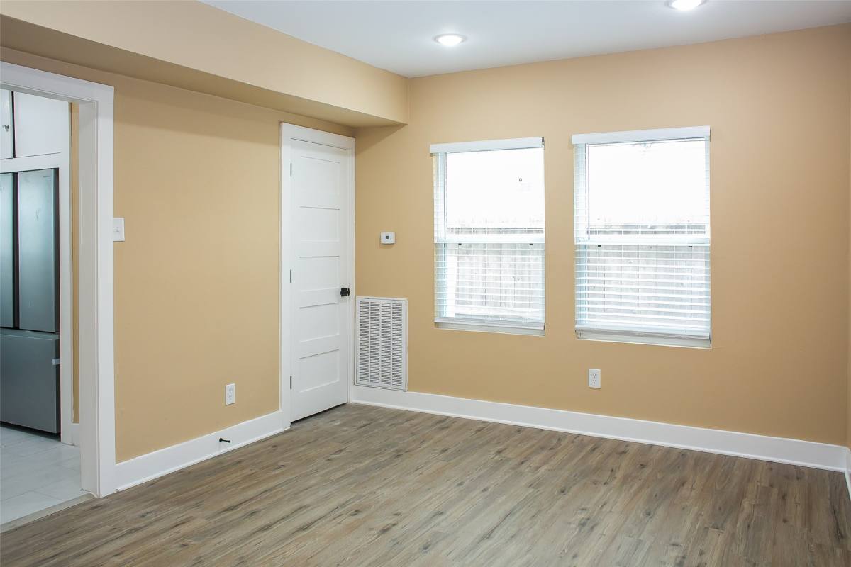 Apartment for rent at 2301 Albans Rd, Houston, TX 77005