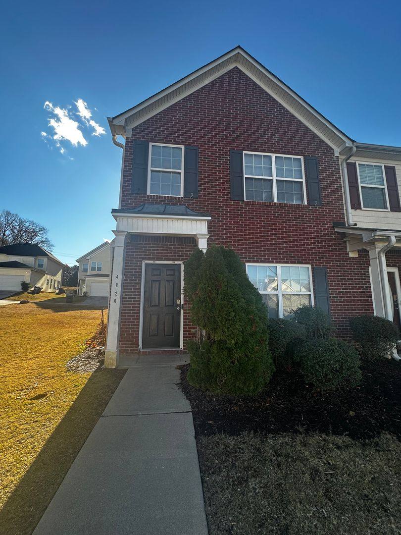 Townhouse for rent at 4820 W Park Circle, Atlanta, GA 30349