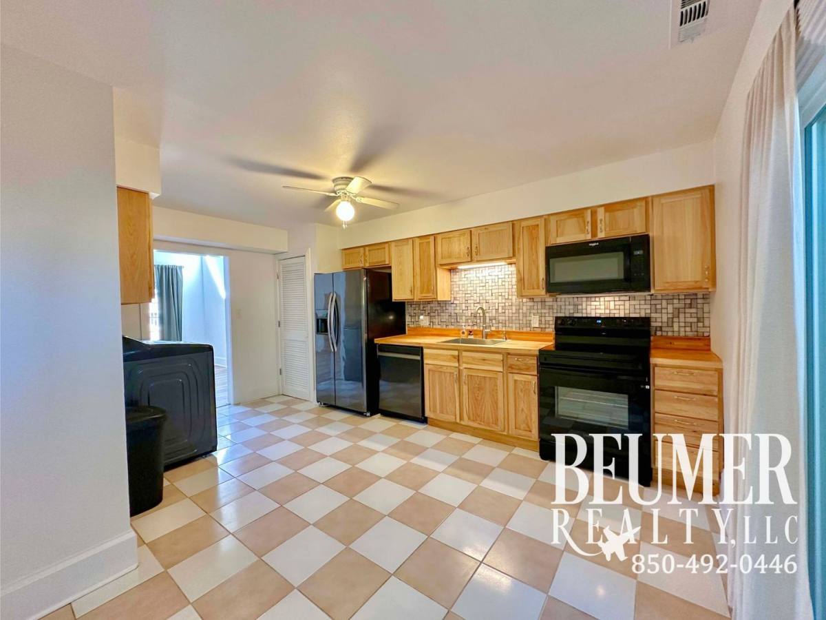 Townhouse for rent at 4833 Huron Dr, Pensacola, FL 32507