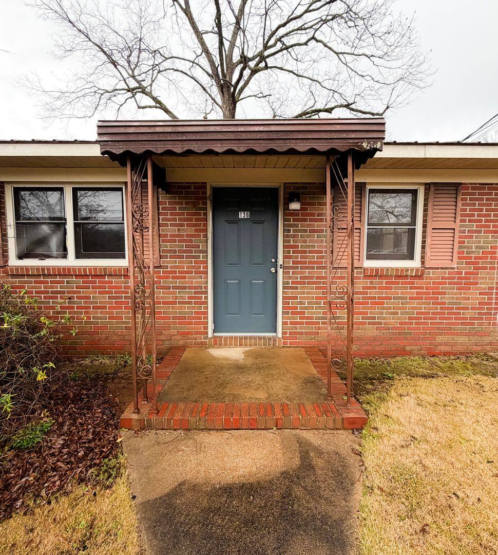 Apartment for rent at 220 Coffee St SW, Jacksonville, AL 36265