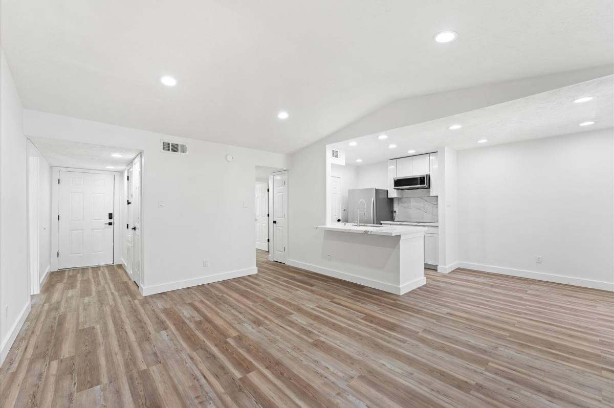Condo for rent at 17331 Red Oak Dr #14, Houston, TX 77090
