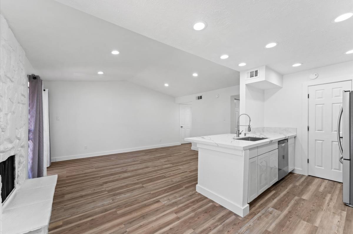 Condo for rent at 17331 Red Oak Dr #14, Houston, TX 77090