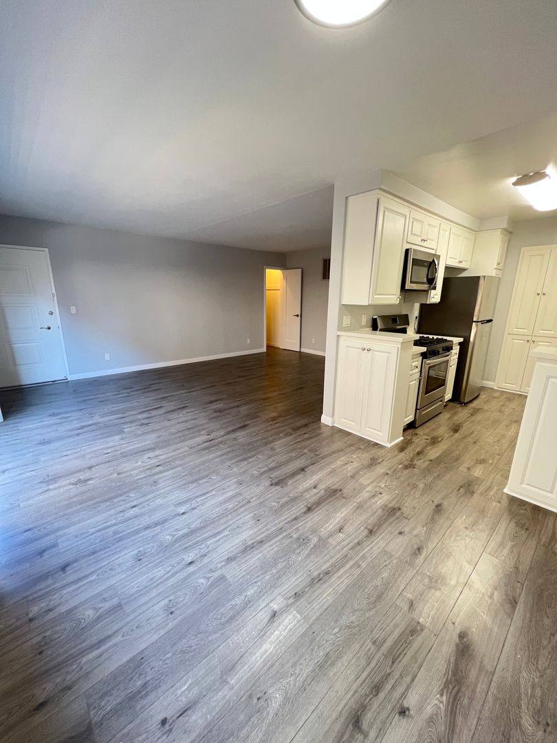Apartment for rent at 1256 Granville Ave, Los Angeles, CA 90025