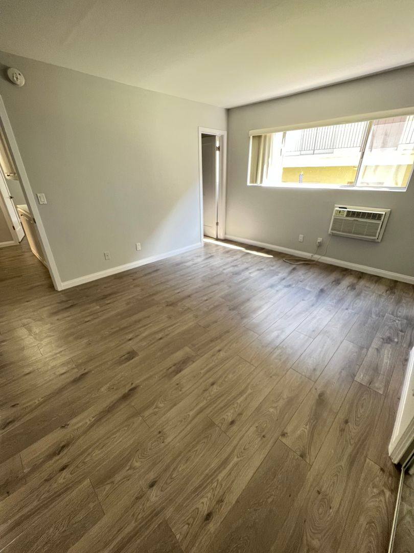 Apartment for rent at 1256 Granville Ave, Los Angeles, CA 90025