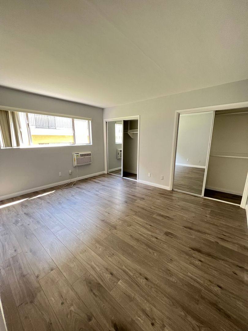 Apartment for rent at 1256 Granville Ave, Los Angeles, CA 90025