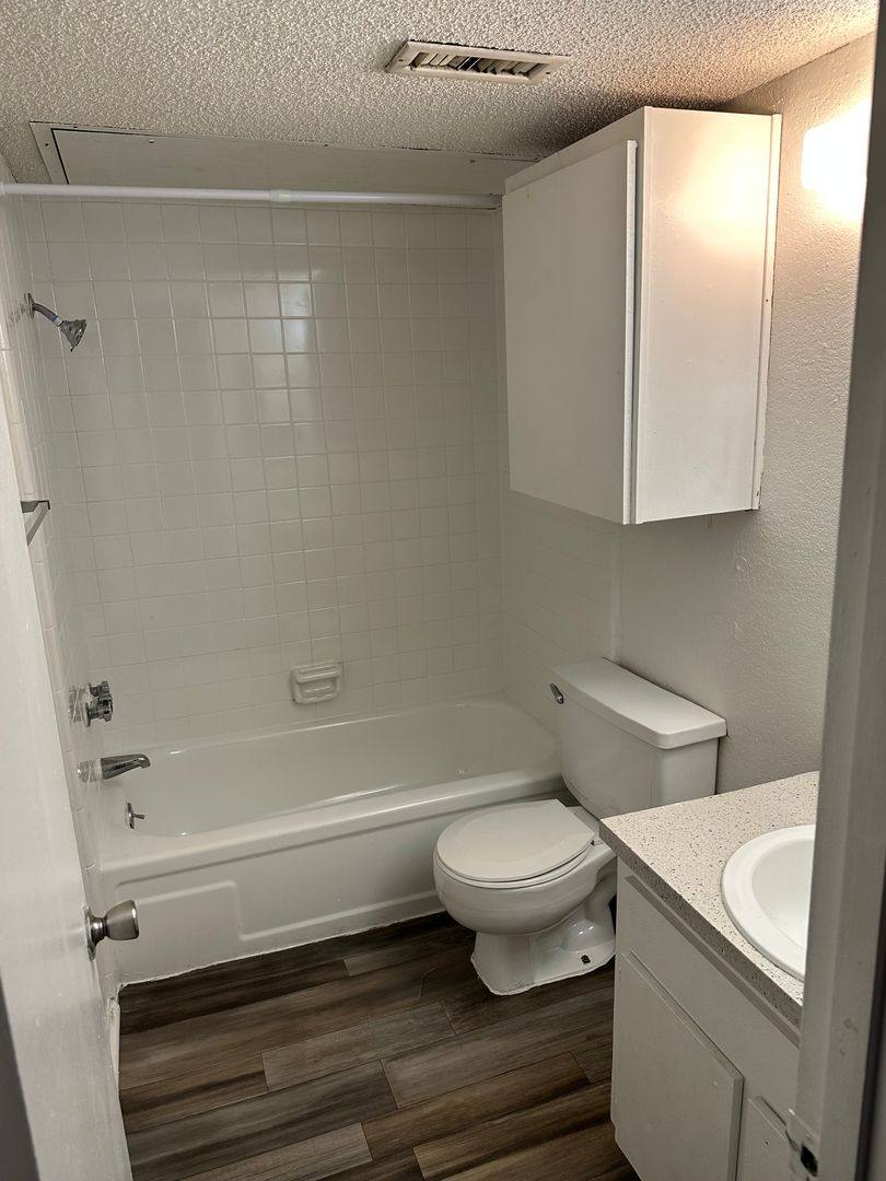 Apartment for rent at 5270 S Lewis Ave, Tulsa, OK 74105