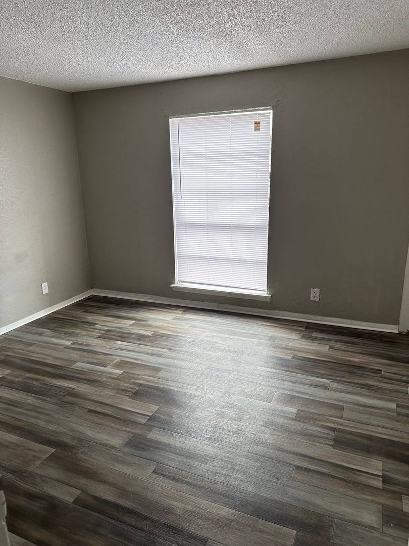 Apartment for rent at 5270 S Lewis Ave, Tulsa, OK 74105