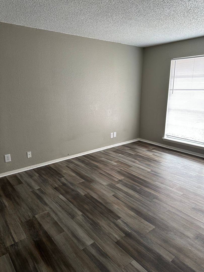 Apartment for rent at 5270 S Lewis Ave, Tulsa, OK 74105