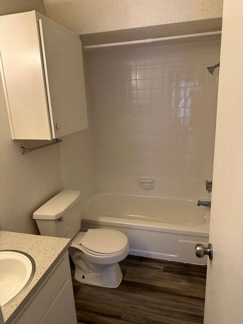 Apartment for rent at 5270 S Lewis Ave, Tulsa, OK 74105
