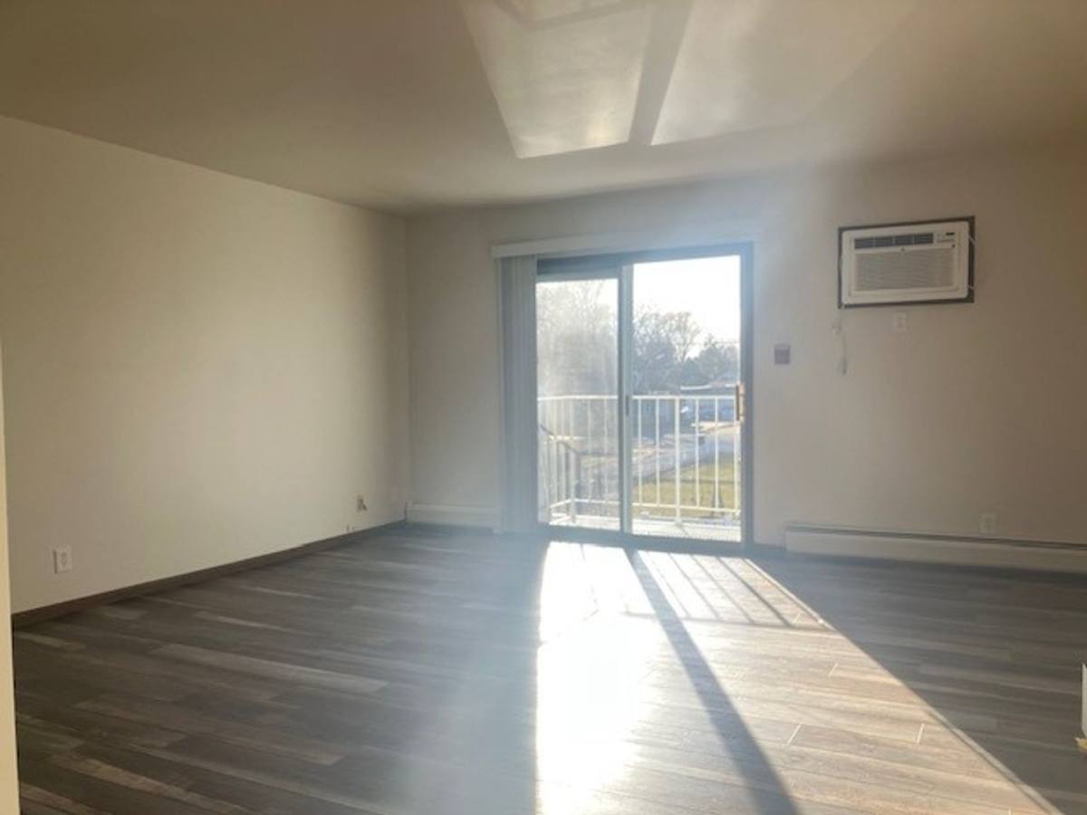 Apartment for rent at 112 S Wisconsin St, Elkhorn, WI 53121