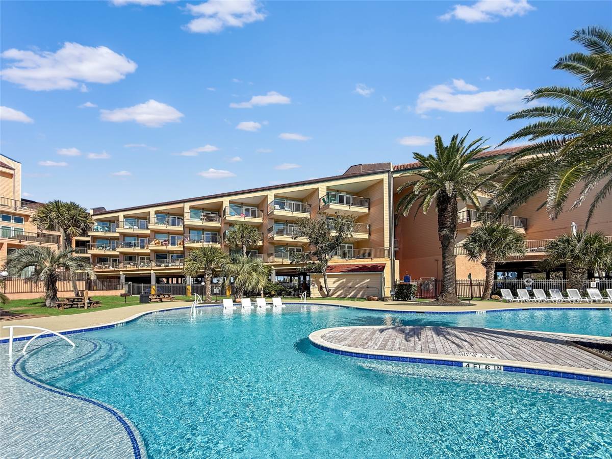 Condo for rent at 9520 Seawall Blvd #329, Galveston, TX 77554