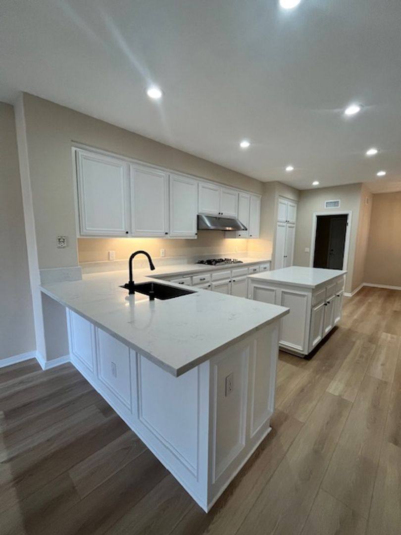 Townhouse for rent at 16 Brigmore Aisle, Irvine, CA 92603