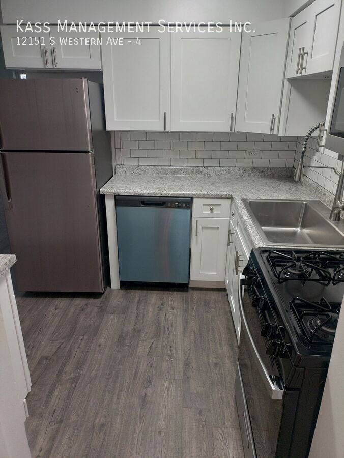 Condo for rent at 12151 S Western Ave #4, Blue Island, IL 60406